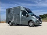 Camion chevaux 2 places assises 130 chevaux