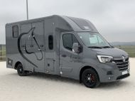 Camion chevaux 5 places assises