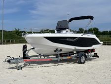 Camion chevaux 3 places assises modèle grande sellerie